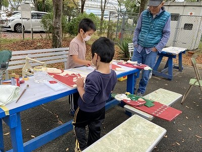 トールペイント製作中